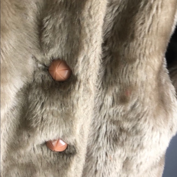 Vintage faux fur tan coat - Picture 5 of 12